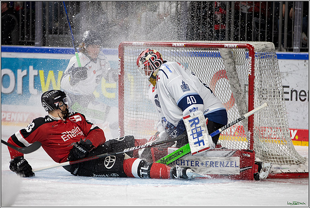 PENNY DEL;  Koelner Haie - Straubing Tigers; Koeln, 11.03.2022